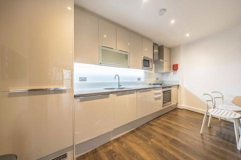 2 bedroom flat to rent, Plumbers Row, London E1