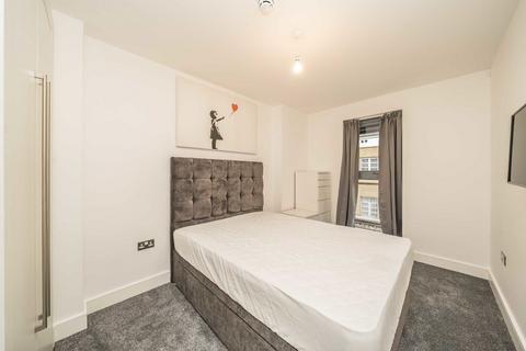 2 bedroom flat to rent, Plumbers Row, London E1