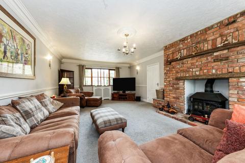 2 Elm Grove, Manston, Ramsgate, CT12 5EF