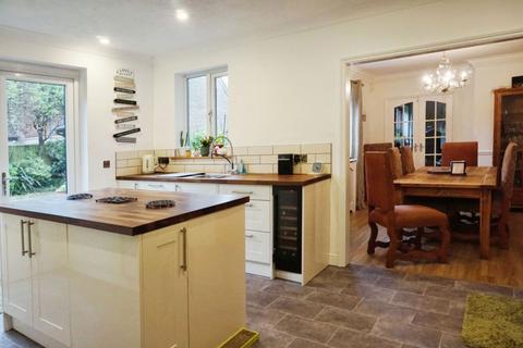 2 Elm Grove, Manston, Ramsgate, CT12 5EF