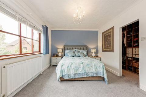 2 Elm Grove, Manston, Ramsgate, CT12 5EF