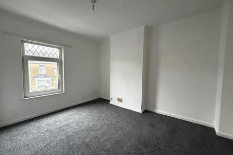 3 bedroom house to rent, Cedric Street, Llanelli