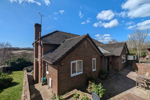 Sandrock Hill, Crowhurst, TN33
