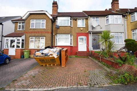 3 bedroom terraced house for sale, Whitton Avenue, Greenford