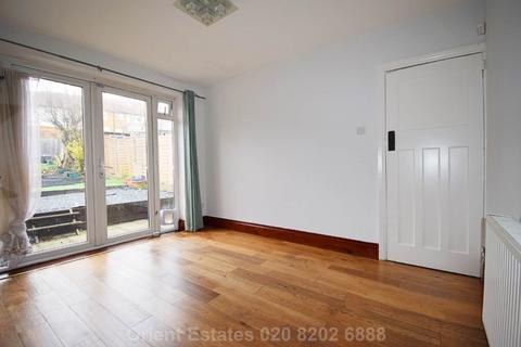 3 bedroom terraced house for sale, Whitton Avenue, Greenford