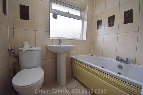 3 bedroom terraced house for sale, Whitton Avenue, Greenford