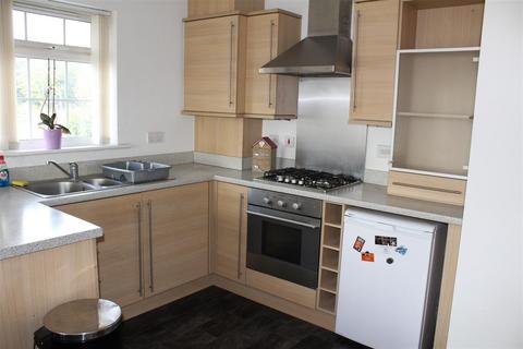 2 bedroom apartment to rent, Priory Chase, Pontefract