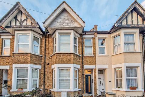 2 bedroom terraced house for sale, North Avenue, Southend-on-Sea SS2