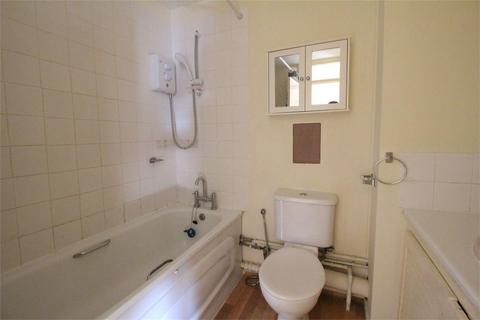 2 bedroom flat for sale, Springwood Crescent, Edgware