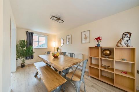 32 Erw Werdd, Birchgrove, Swansea, SA7 0HF
