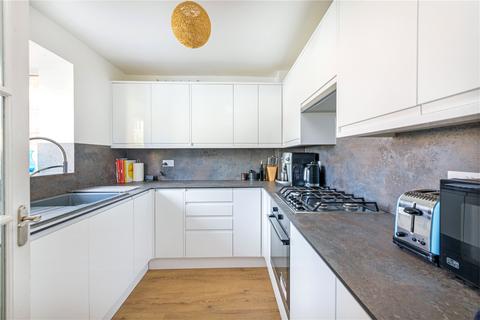 3 bedroom end of terrace house for sale, Arundel Close, SW11