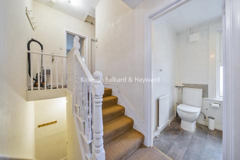 2 bedroom apartment to rent, Heyford Avenue Vauxhall SW8