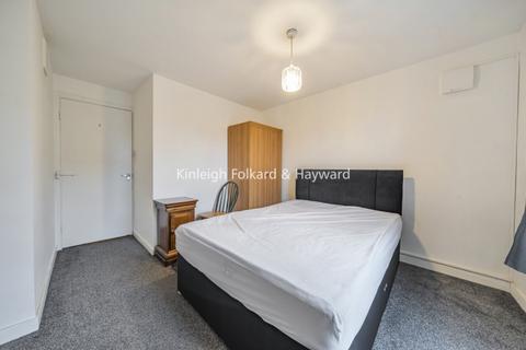 2 bedroom apartment to rent, Heyford Avenue Vauxhall SW8