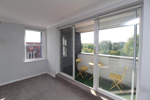 2 bedroom flat to rent, Preston Park Avenue, Brighton BN1