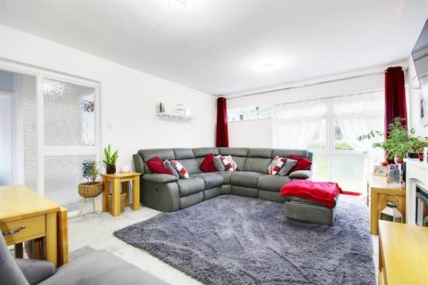 2 bedroom flat for sale, Barclay Court, Park View, Hoddesdon