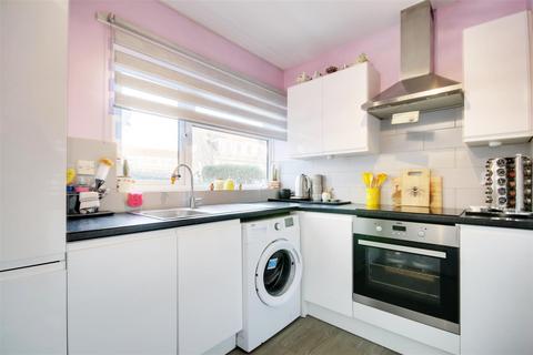 30, Barclay Court Park View, Hoddesdon, EN11 8PY