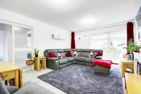 30, Barclay Court Park View, Hoddesdon, EN11 8PY