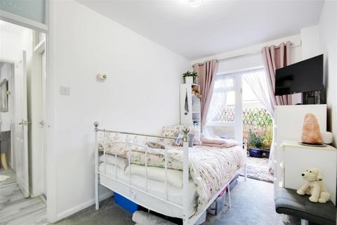 30, Barclay Court Park View, Hoddesdon, EN11 8PY