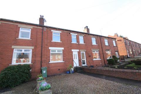 3 bedroom terraced house for sale, Farfield Avenue, Batley