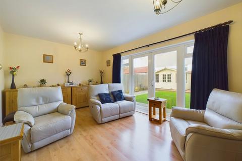 3 bedroom semi-detached house for sale, Gerald Road, West Worthing, BN11 5QQ