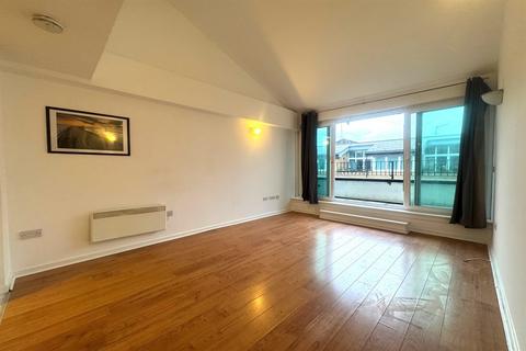 2 bedroom apartment to rent, The Grainstore, E16