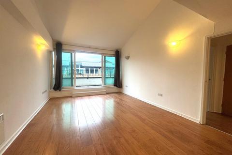 2 bedroom apartment to rent, The Grainstore, E16