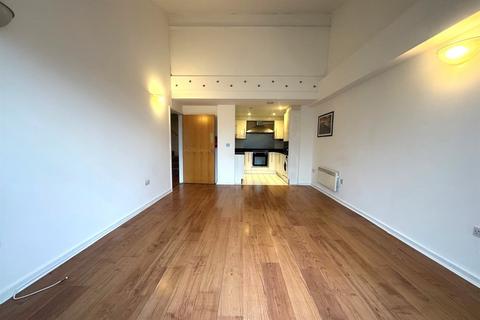 2 bedroom apartment to rent, The Grainstore, E16