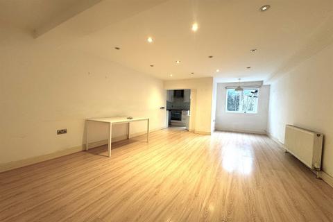 2 bedroom apartment to rent, Mountgrove Road, N5