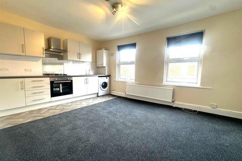 2 bedroom apartment to rent, Ritches Road, N15