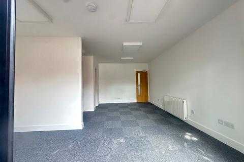 Property to rent, Popes Drive, London N3