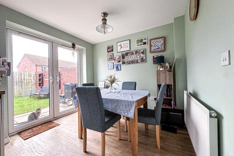 40 Beacon Close, Bathpool, Taunton, TA2 8FS