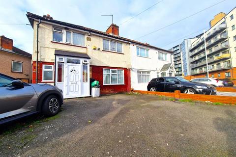 1 bedroom ground floor maisonette to rent, Bramley Crescent, Ilford, Essex. IG2 6DA