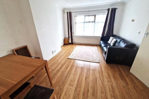 1 bedroom ground floor maisonette to rent, Bramley Crescent, Ilford, Essex. IG2 6DA