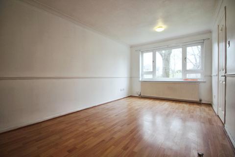 2 bedroom flat to rent, Benjamin Close, Hornchurch, RM11 1DA