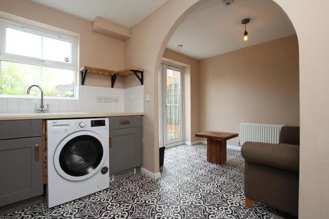 3 bedroom end of terrace house to rent, Casson Drive, Bristol BS16