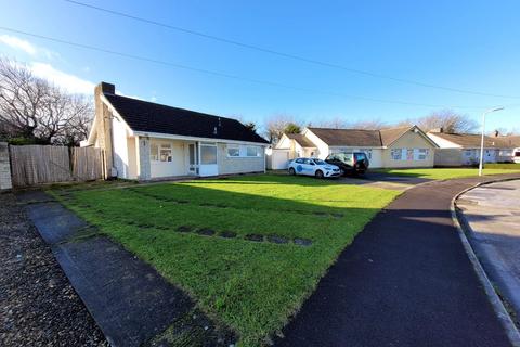 2 bedroom bungalow to rent, Links Gardens, Burnham-on-Sea, Somerset, TA8