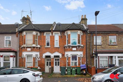 2 bedroom flat to rent, Stanley Road, Manor Park E12