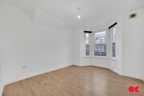 2 bedroom flat to rent, Stanley Road, Manor Park E12