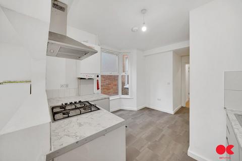 2 bedroom flat to rent, Stanley Road, Manor Park E12