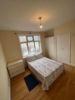 4 bedroom terraced house to rent, Colindale Avenue, London NW9