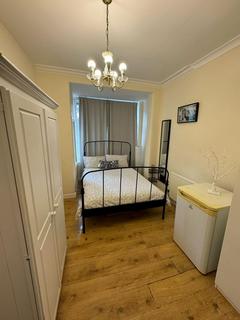 4 bedroom terraced house to rent, Colindale Avenue, London NW9