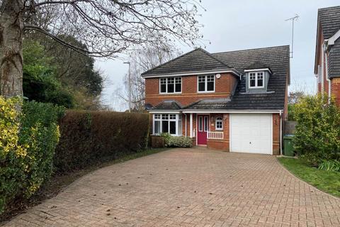 5 bedroom detached house to rent, Trenchard Avenue, Aylesbury HP22