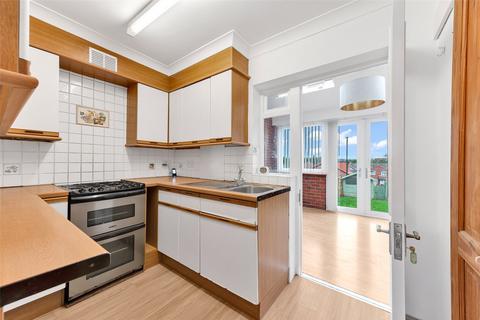 3 bedroom terraced house for sale, Elstree Gardens, Belvedere, Kent, DA17