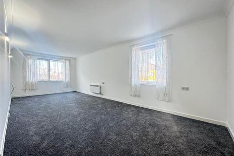 2 bedroom retirement property for sale, Beehive Lane, Ilford