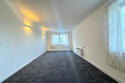 2 bedroom retirement property for sale, Beehive Lane, Ilford