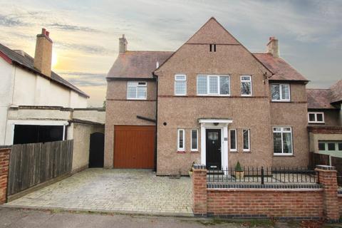 4 bedroom detached house for sale, Blandford Avenue, Kettering, Northamptonshire, NN16