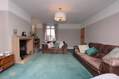 4 bedroom detached house for sale, Blandford Avenue, Kettering, Northamptonshire, NN16