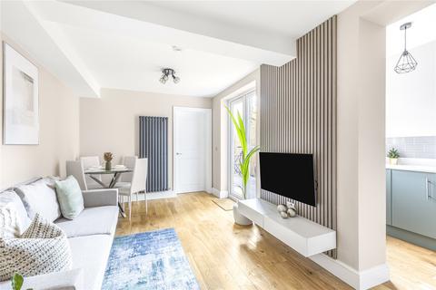 2 bedroom flat for sale, Sandmere Road, London, SW4