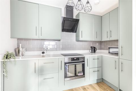 2 bedroom flat for sale, Sandmere Road, London, SW4