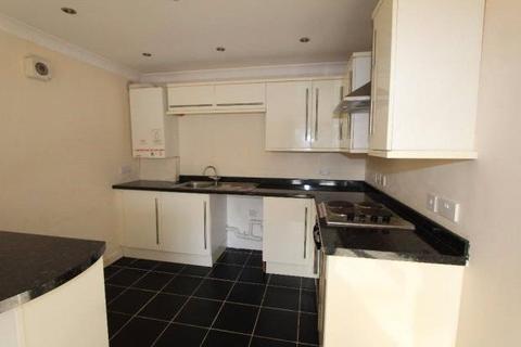 2 bedroom flat to rent, Station Road, Southampton SO31